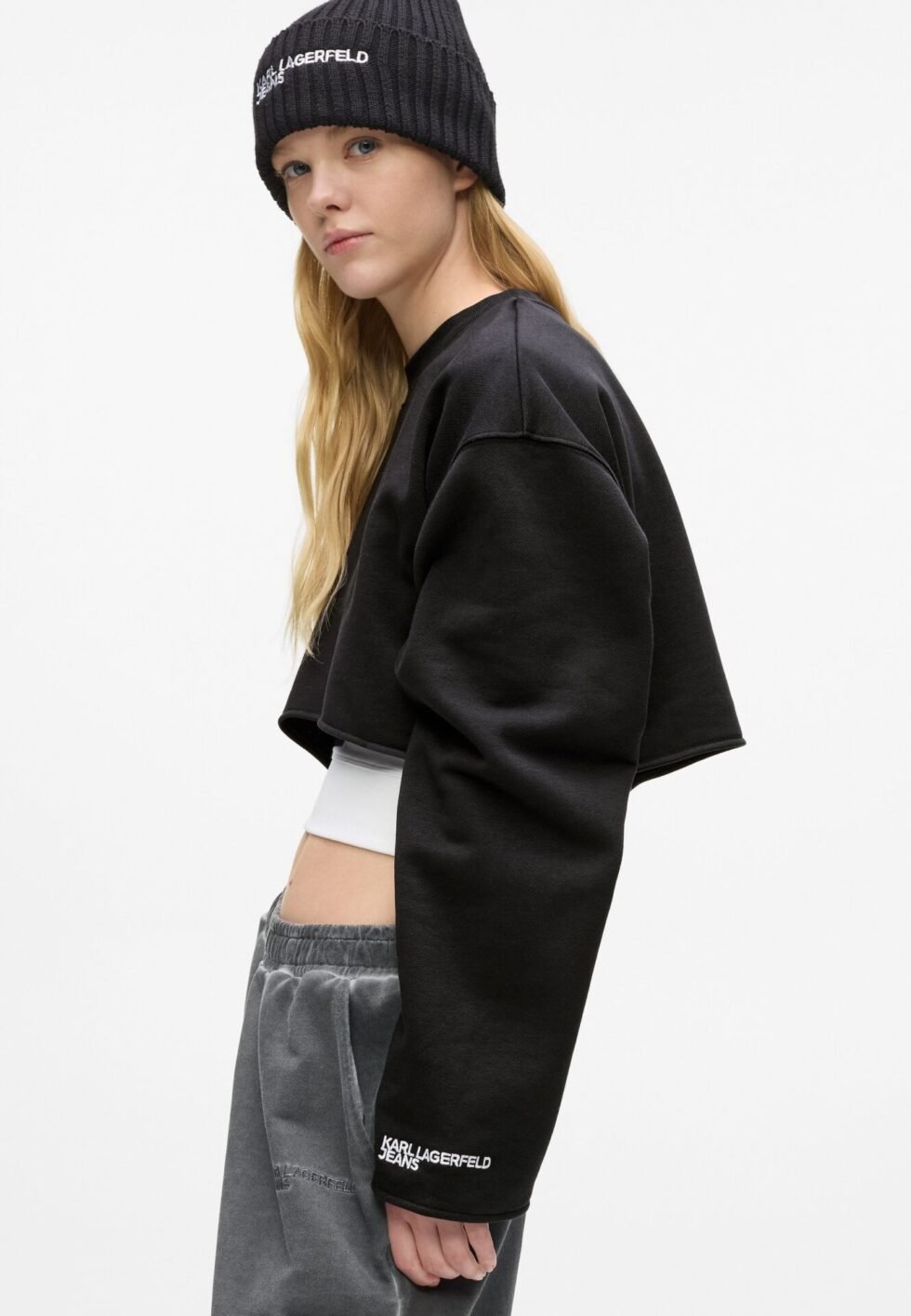 18eb871f9a8f492191368b3346ccee93 3