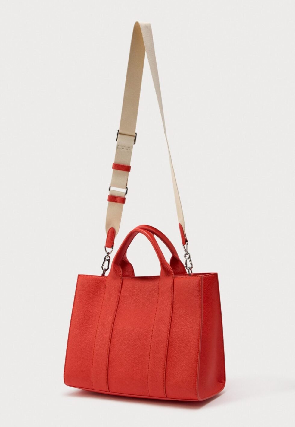 32683b6bbc33440fa1f25a78ba42422e 1