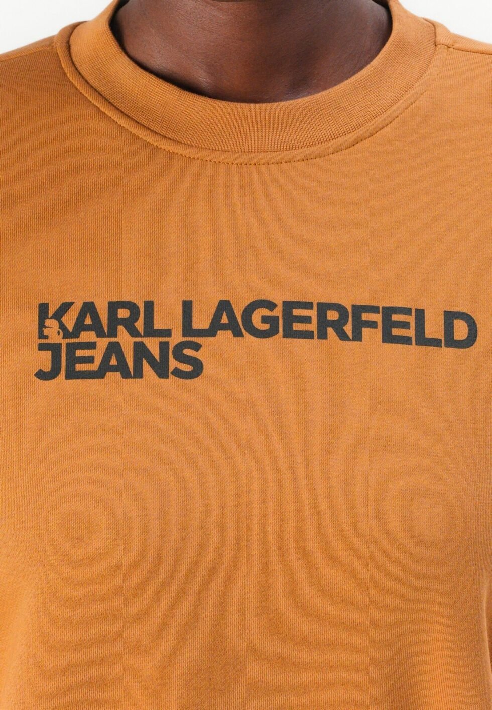 37eb7f1db10044e1b8baa1f8c10e9993