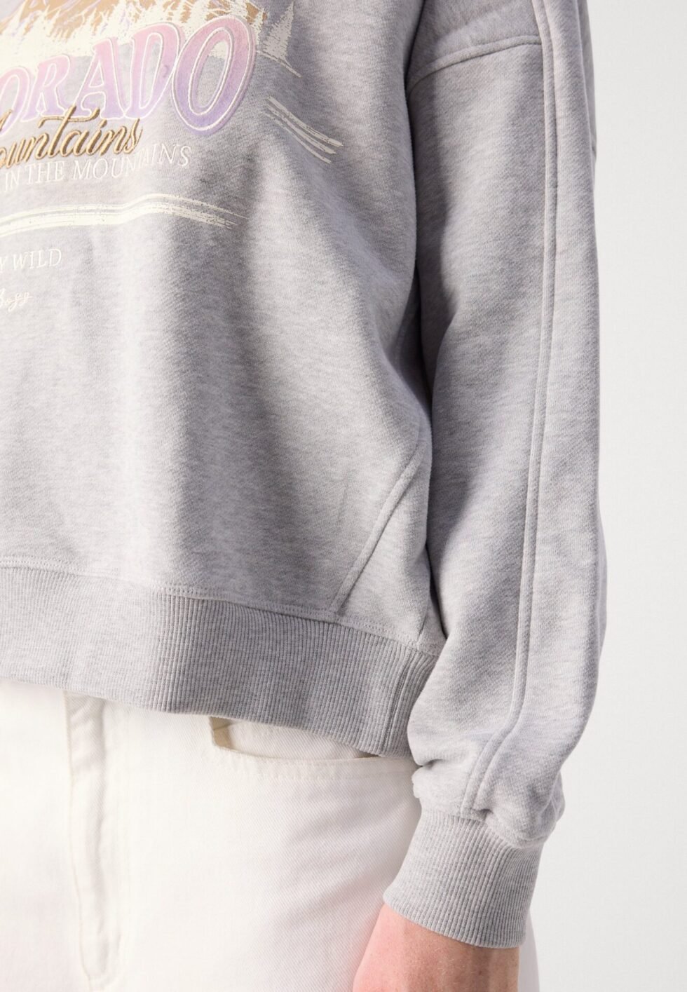 3b6dba467c1f4d51a1683a1773b1f5d8 1