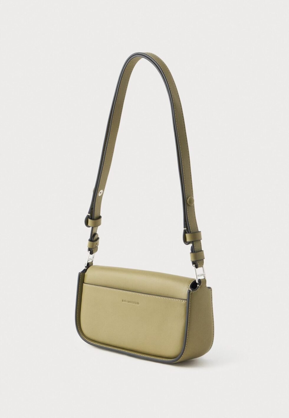 4d4472bb9b8149df88040e9e2366a581