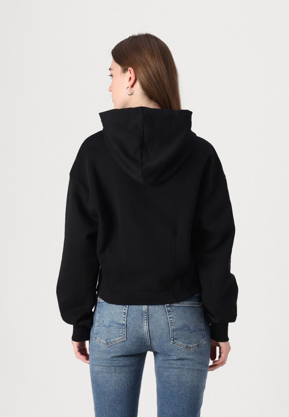 9c28055394d7460595a3961a129d686c 1