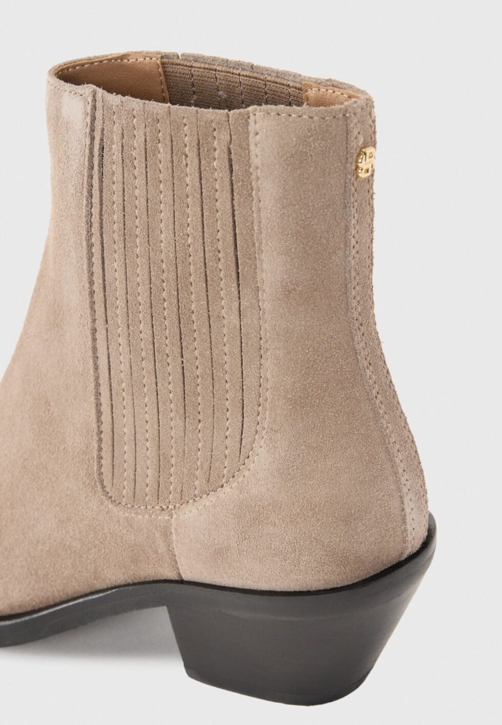 9e9b7c9762bc4012be72cffcce84d512