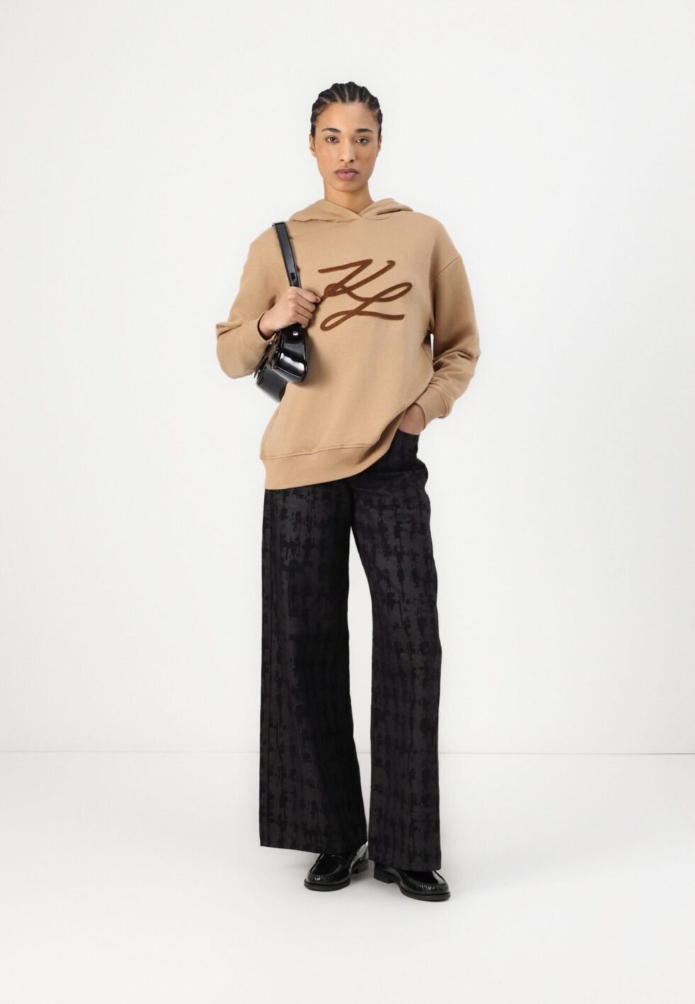 Ad7a3800873244008e35cf01588a3f2e