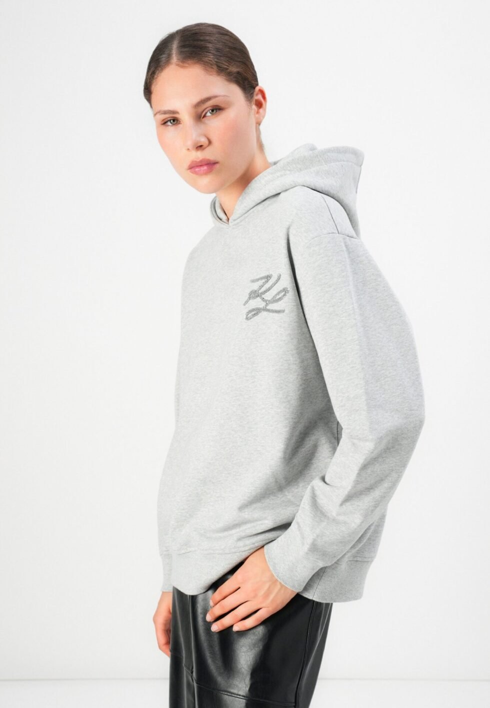 Bd689ff0e70240eca1874c28a19bbd27