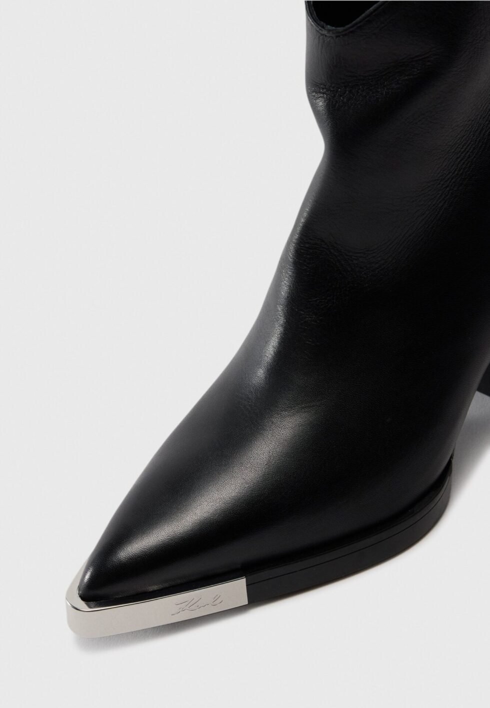 Dccaafbae81745f8b5b1a5a73a6177d1