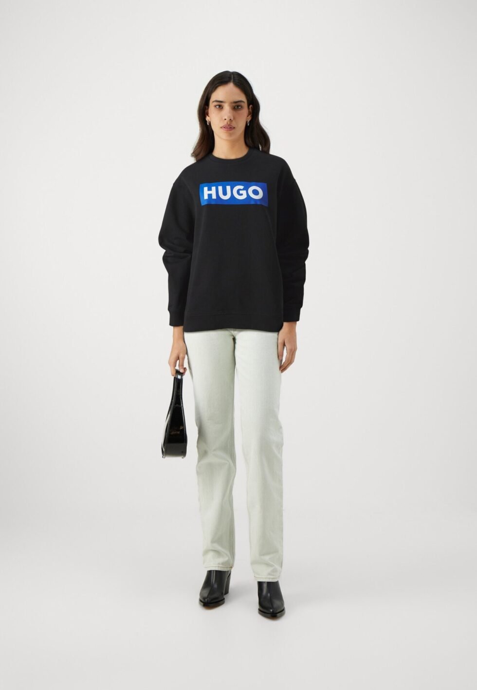 Efa0c15c1b7043c692979b15ed6fae94 1