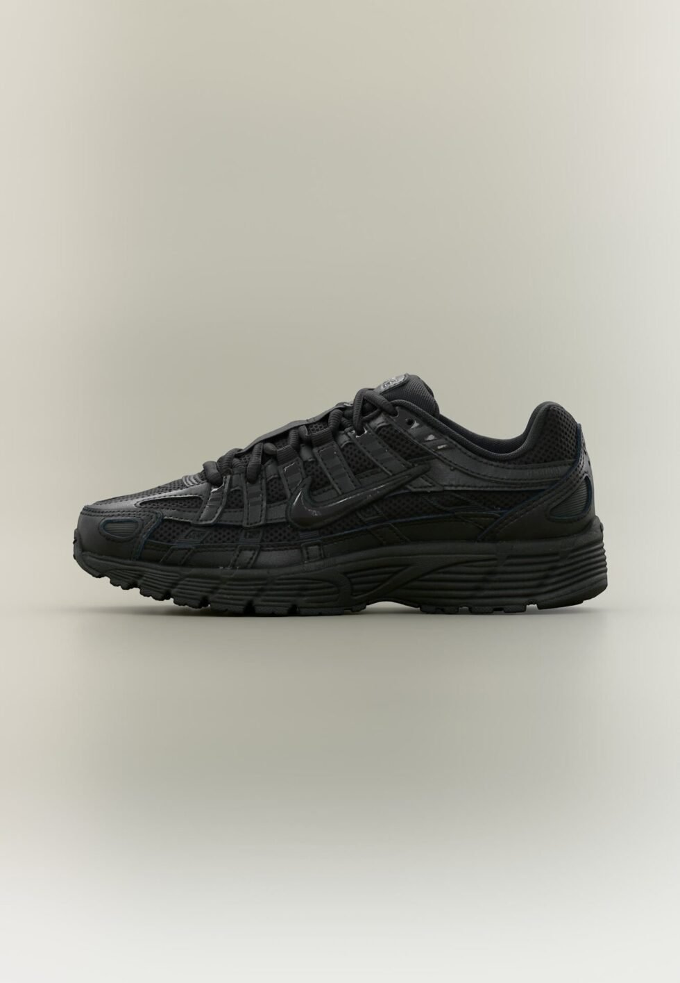 Nike Sportswear P-6000 - Trainers - black